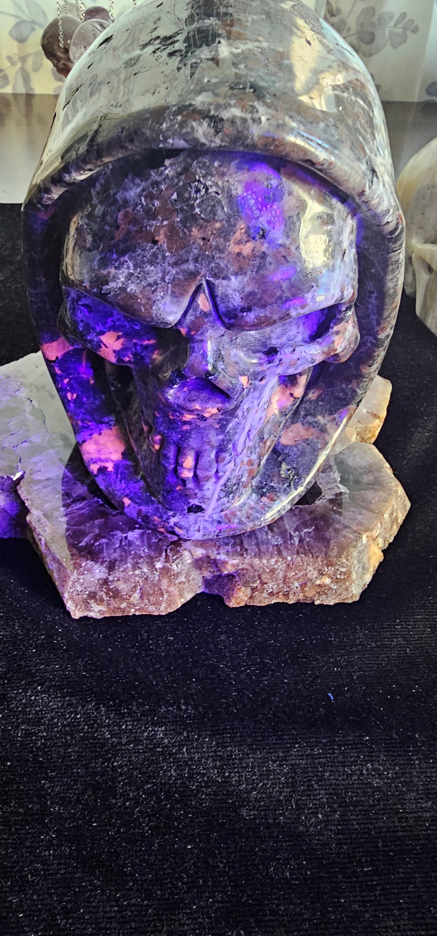 5.4" Yooperlite Crystal Death Skull, Hand Carved, Realistic, Crystal Healing-Skullis
