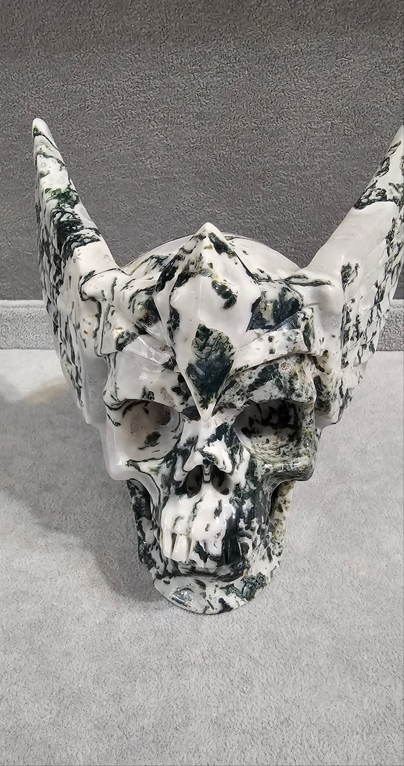 5.9 " Green Moss Agate Crystal Skull with Wings, Hand Carved, Realistic, Crystal Healing-Skullis