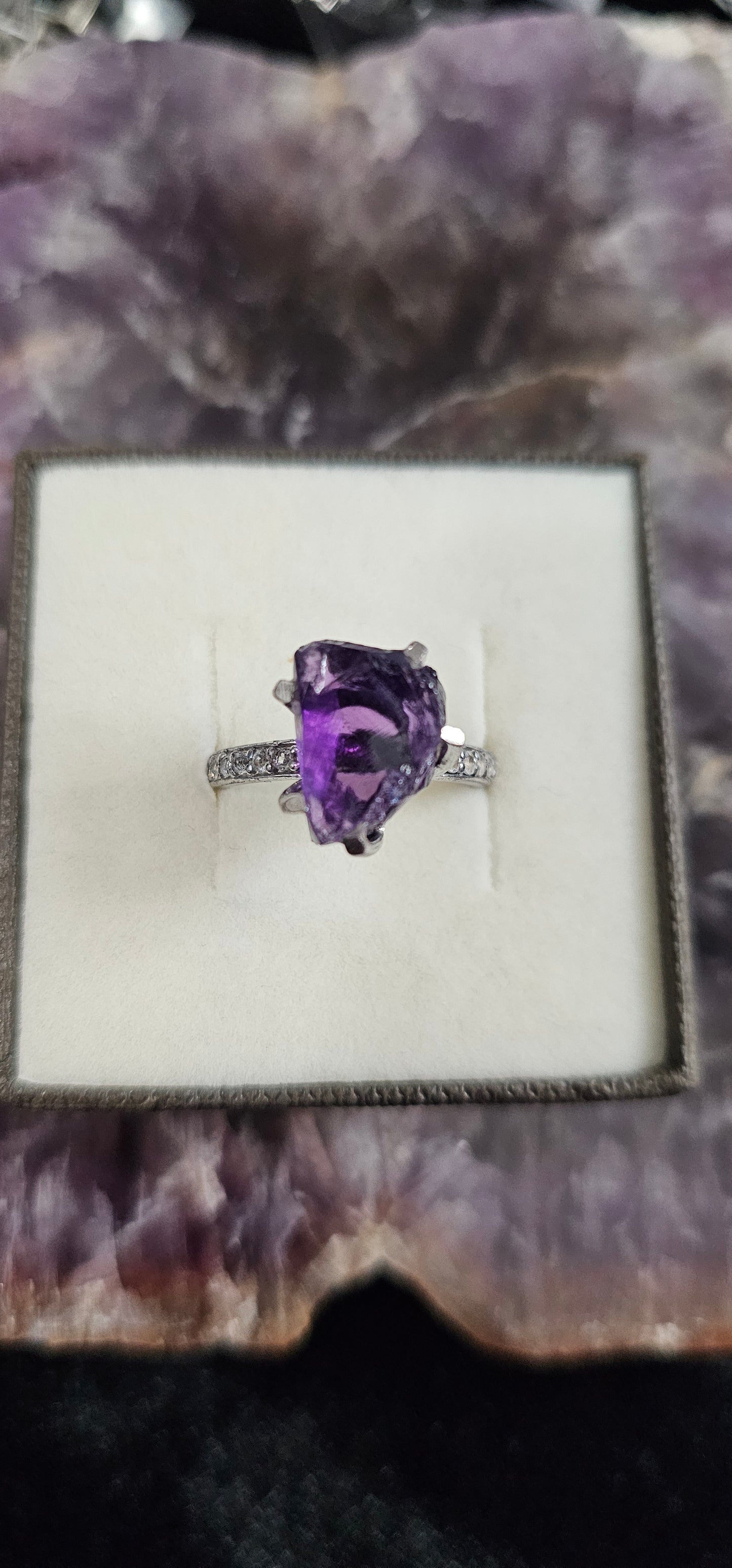 Amethyst rough & White Topaz band size 7