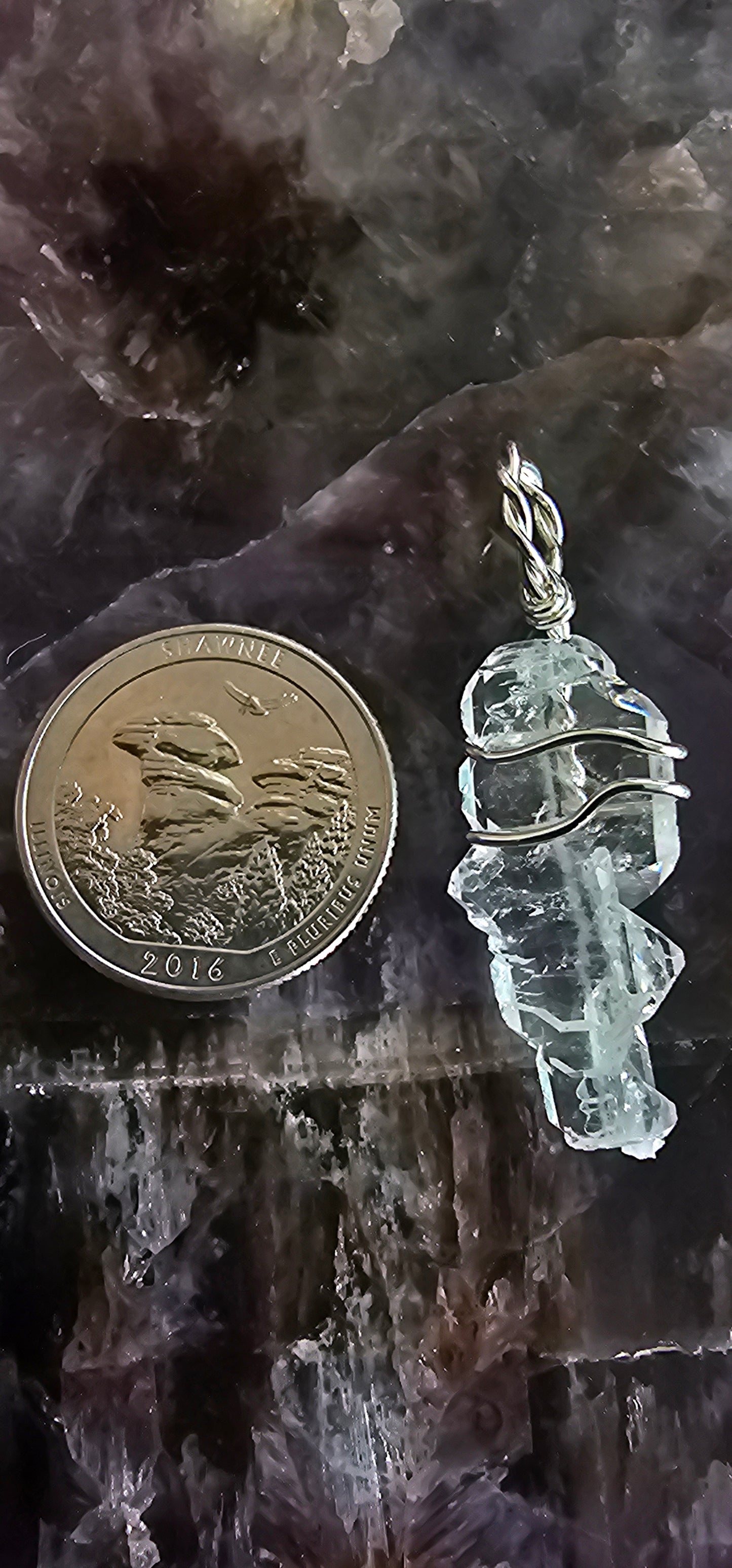 Faden Quartz Pendant